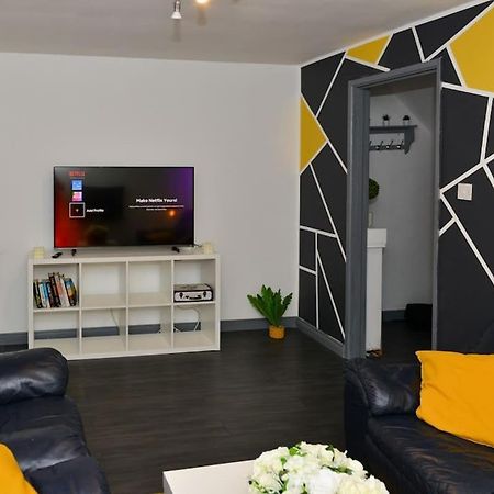 Perfect For Contractors, Tvs In Every Bedroom Craigavon Exterior foto